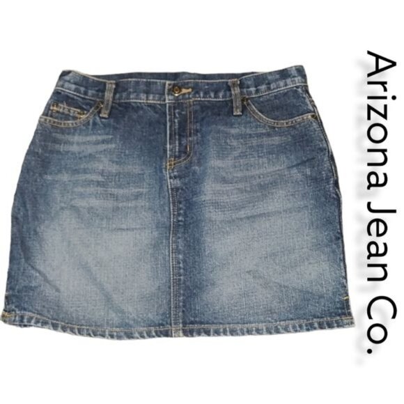 Arizona Jeans Co. Size 3 Mini Jean Skirt - Picture 1 of 6